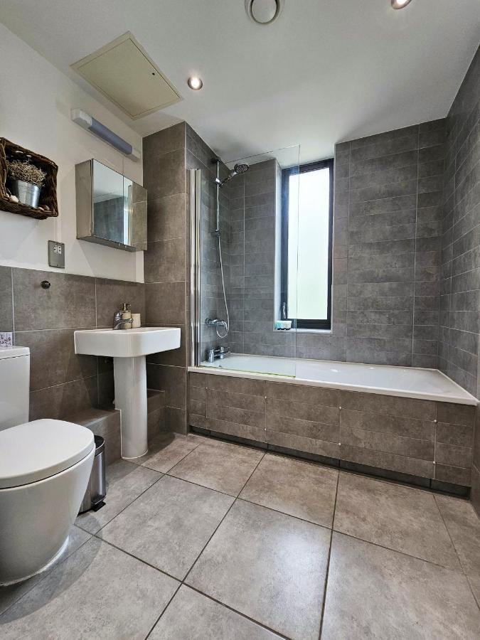 Centrally Located Spacious Flat Near Canary Wharf London Eksteriør billede